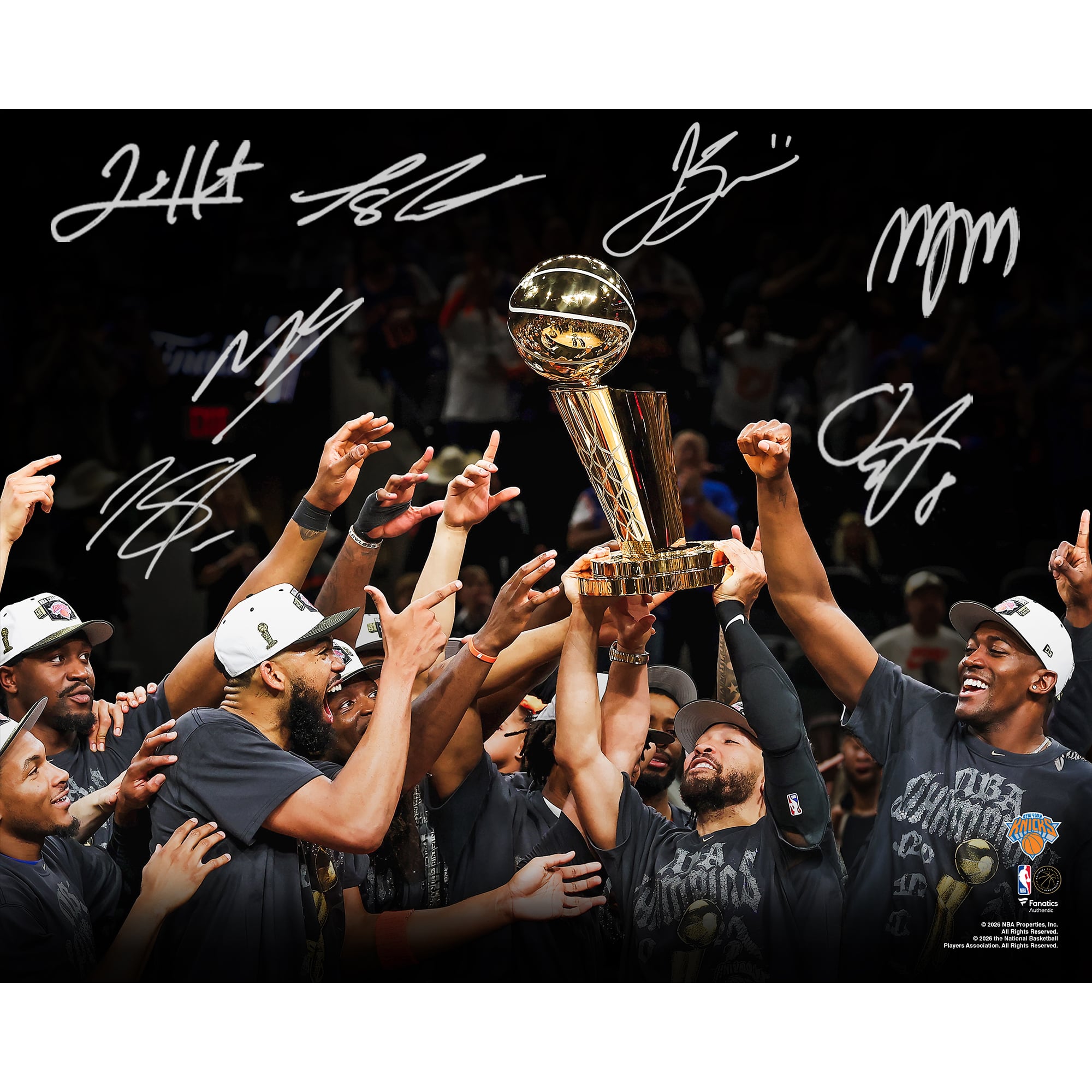 Photo de célébration de l'équipe des New York Knicks, champions NBA 2026, autographiée par au moins 7 personnes - Édition limitée à 500 - No Gender Taille: No Size - NBA Store FR