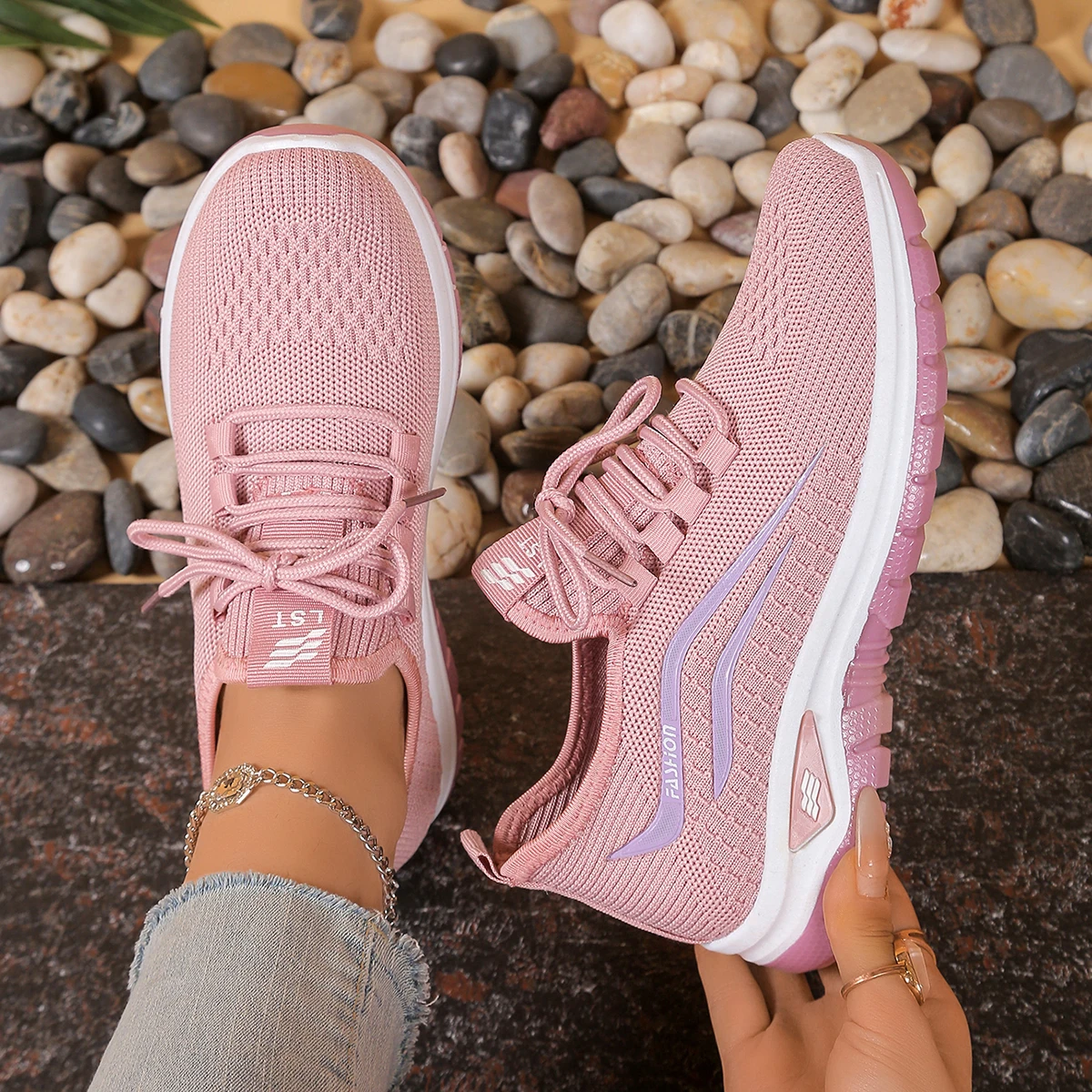Damenschuhe, Freizeitschuhe für Damen. Neue, atmungsaktive, rutschfeste, bequeme Sportschuhe aus Mesh mit weicher Sohle Image
