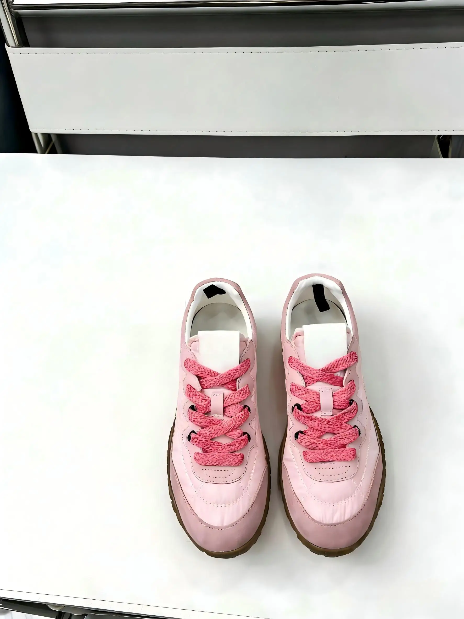 Luxuriöse Wanderschuhe für Paare, stilvolle und vielseitige weiße Freizeitsneaker, Outdoor-Wanderschuhe für Damen, Urlaubsgeschenke.