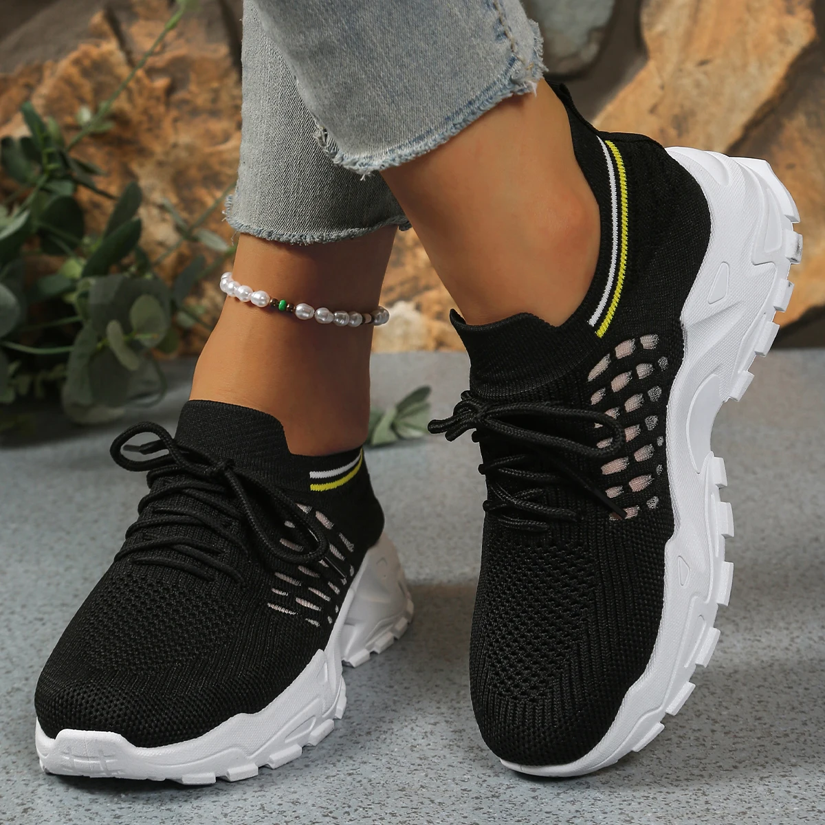 Atmungsaktive Schlankheits-Damenschuhe Frühling 2026 Lässige Vielseitige Weiße Sneaker mit 4cm Absatz Freizeit-Sportschuhe für Damen