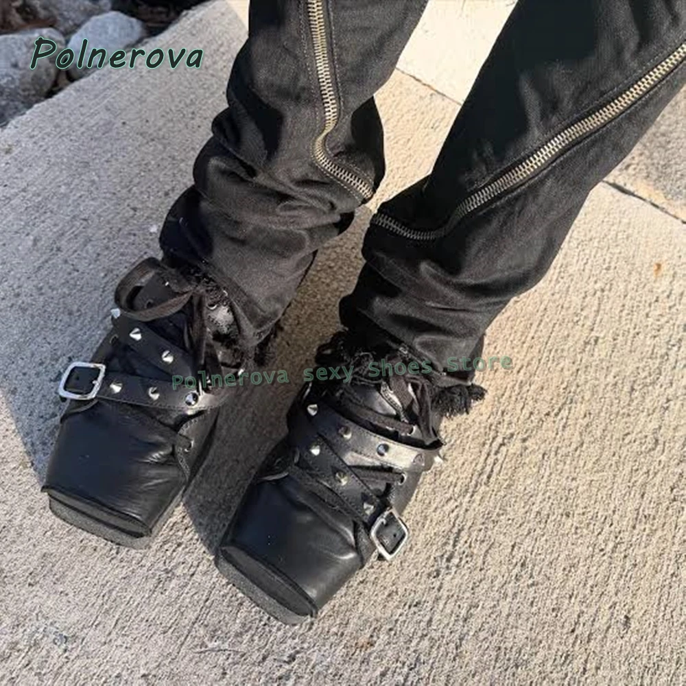 Damen Schwarze Plateau-Creepers mit eckiger Spitze, Punk-Spikes, Schnallen und klobiger Sohle – Alternative Mode-Schuhe für Goth & Streetwear