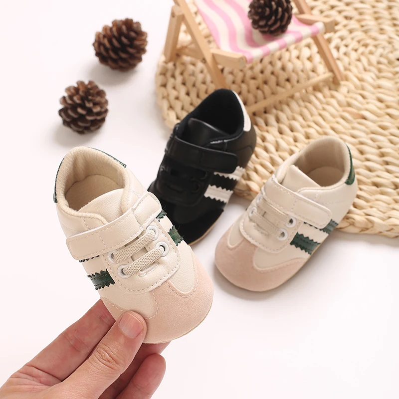 Modische koreanische Version von Sportschuhen für Herren und Damen, für den Innenbereich, weiche Gummisohle, rutschfeste Vorderschuhe, 0–18 Monate, Babyschuhe