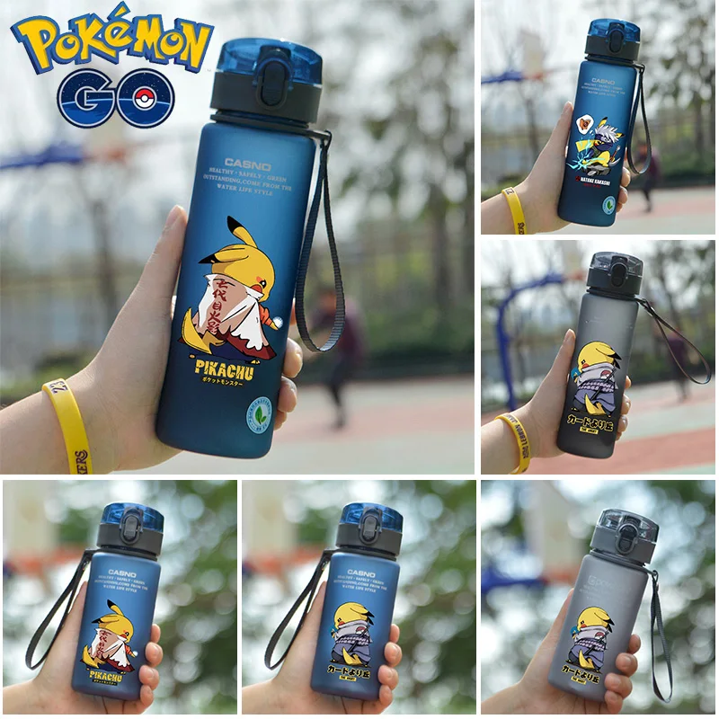 560ML/400ML Pokemon Pikachu Kinder-Wasserbecher Schüler-Plastikflasche Tragbare Sport-Wasserflasche Große Kapazität Sturzsichere Tasse Image