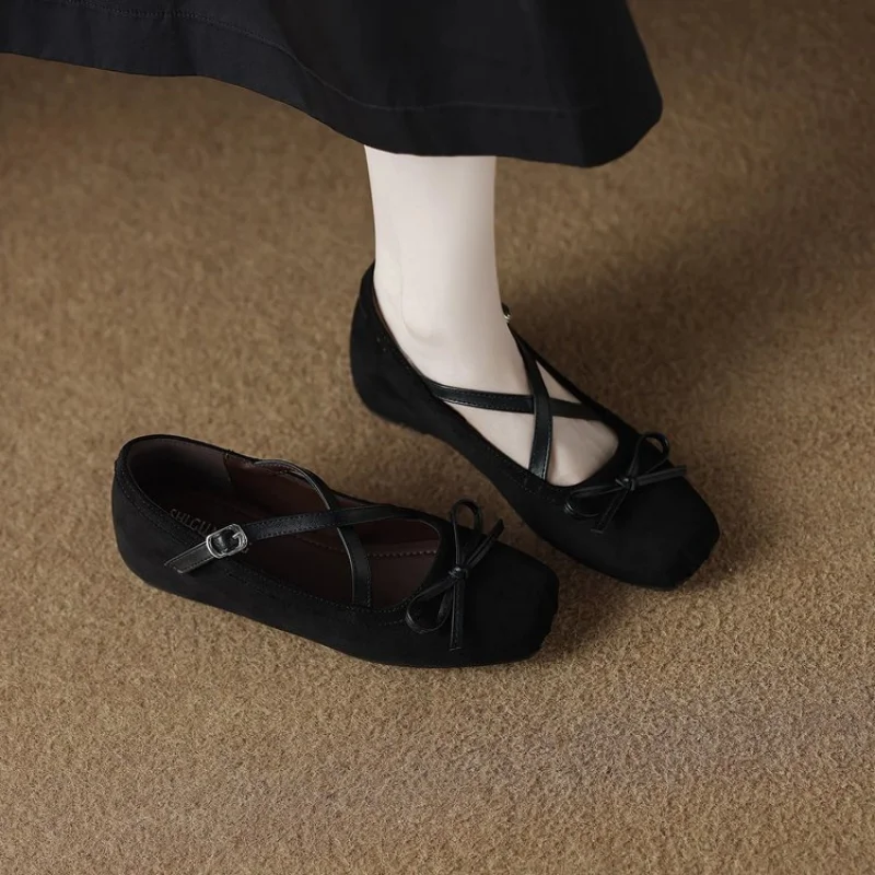 Damen Mary Jane Ballerinas mit Kreuzriemen, Schleife und eckiger Zehenpartie – Vintage Freizeitschuhe für Damen