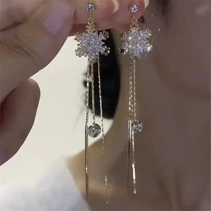 Funkelnde Strass-Schneeflocken-Ohrringe mit langen Quasten für Frauen, exquisiter Kristall-Zirkon-Blumen-Tropfenohrring, Weihnachtsschmuck Image