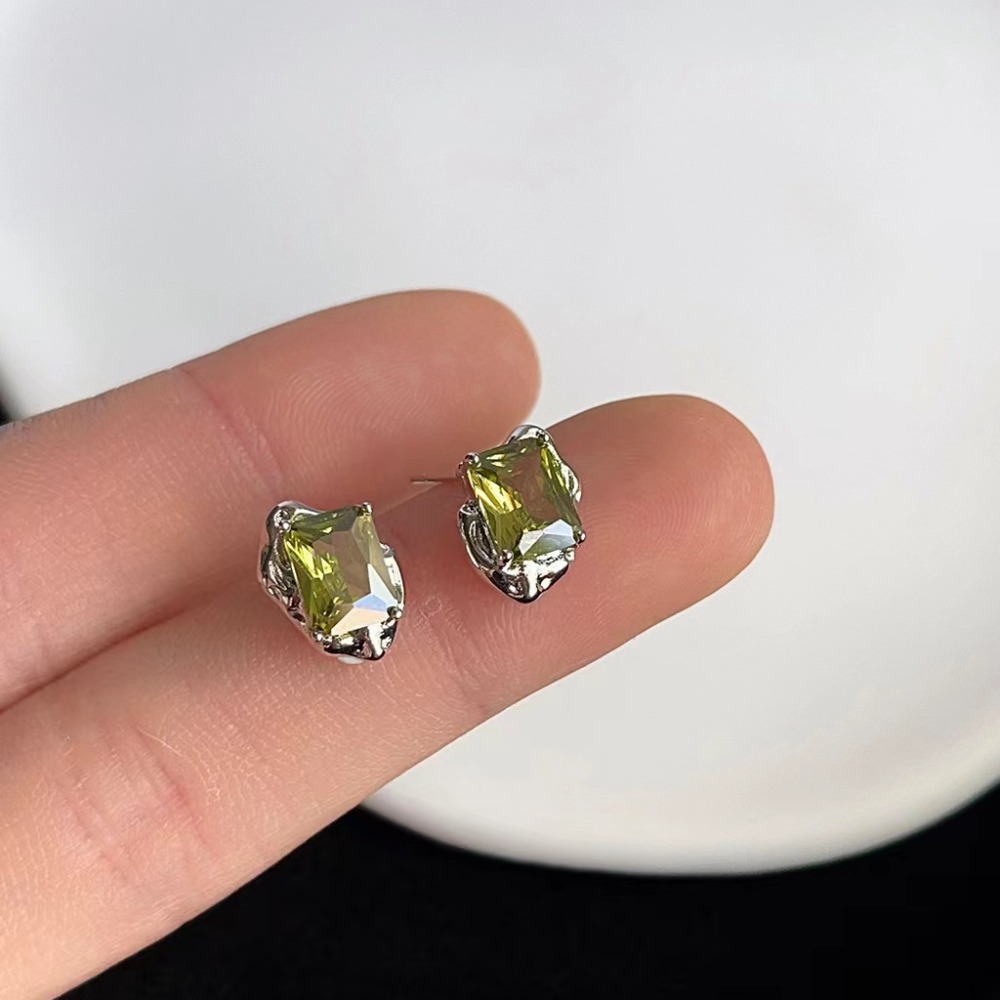 Retro Green Crystal Stud Earrings Silver Square Liquid Metal Unisex Statement Jewelry Retro Green Crystal Stud Earrings Silver Square Liquid Metal Unisex Statement Jewelry