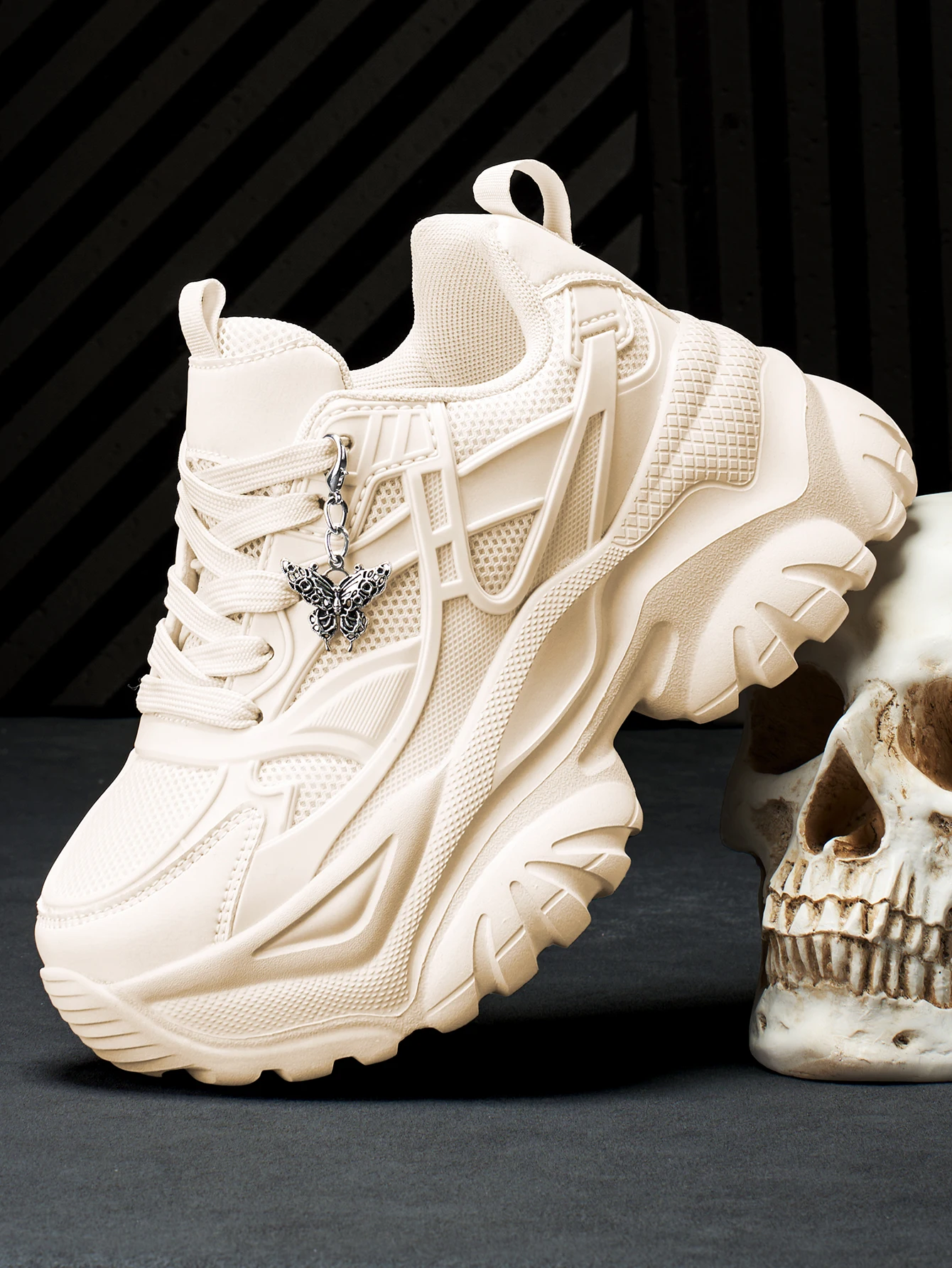Damen 2026 Neu Süß-cooler Y2K Gothic Style Off-White Plateau-Sneaker mit 7cm Absatz, High Street Subkultur Trendy Vielseitige Freizeitschuhe, mit leichtem und atmungsaktivem Mesh-Obermaterial,