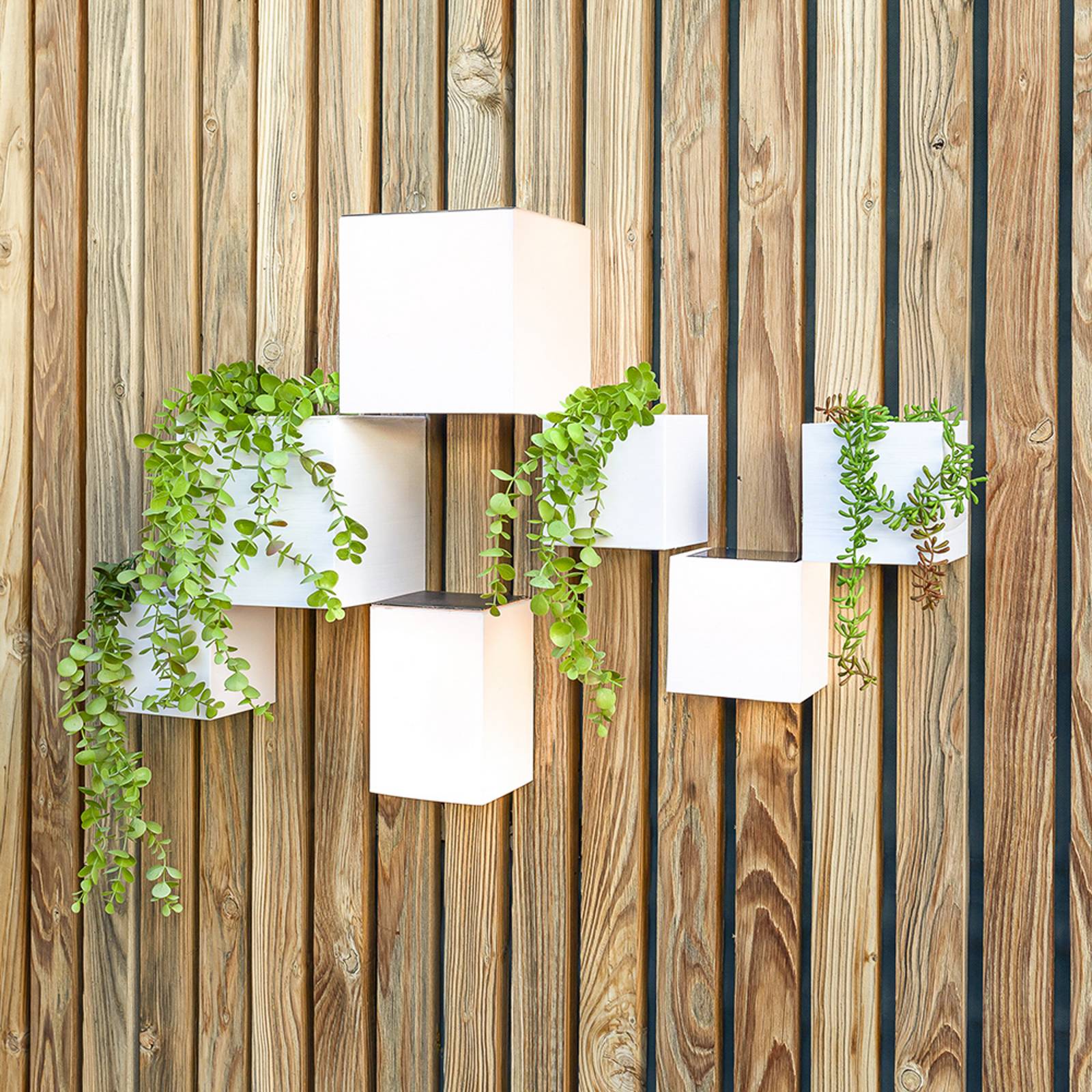 Newgarden Wally Lampada da parete solare a LED, 12x18 cm, Bianco / Opale, Plastica, Lampada solare da esterni