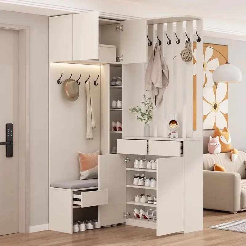 Cremefarbener Schrank aus Massivholz für die Veranda, Schuhschrank mit Raumteiler für das Wohnzimmer, Eckschrank für den Eingangsbereich, Eckschrank für den Flur.