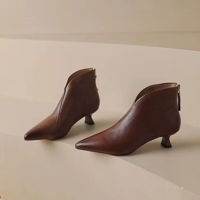 Trend Frauen Stiefeletten Vintage Weibliche Pumpen Hohe Qualität Spitz Chelsea Boot Weiche Leder Frauen Schuhe Zlp Botas Para Mujer