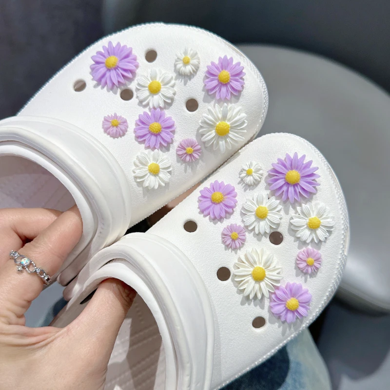 Neue Elegante Damen DIY Lochschuh-Charms für Niedliche Gänseblümchen-Schuh-Accessoires Weiß Rosa Allzweck-Schuhdekorationen Mode-Bundle
