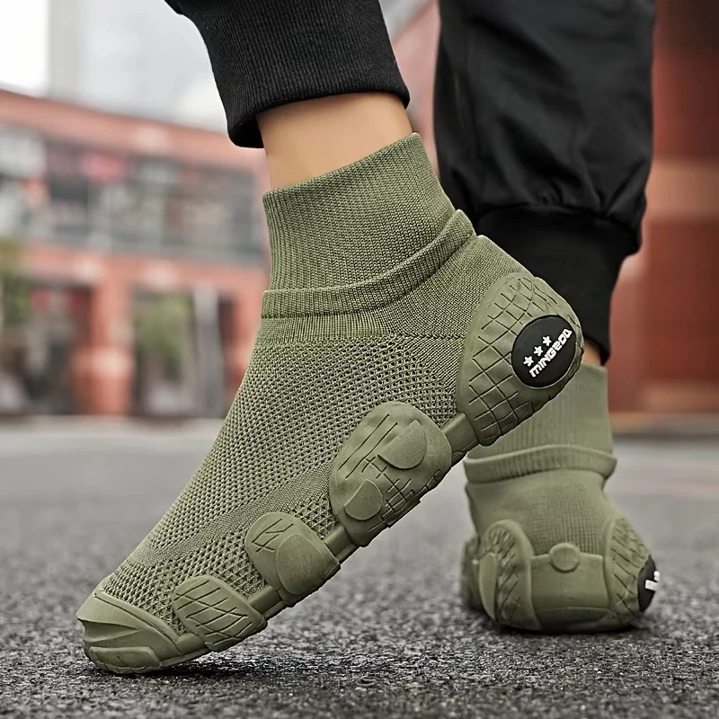 2026 Neue Sommer Atmungsaktive Mesh-Schuhe Outdoor Freizeit Sportschuhe Modische und Vielseitige Herrenschuhe Gestrickte Lauf-Sneaker