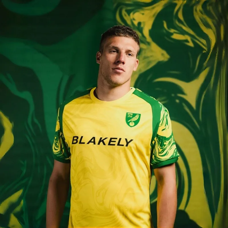 Nouveaux maillots domicile et extérieur de Norwich City pour la saison 2026-27 – T-shirts de sport respirants pour adultes et enfants (vêtements de supporters / assortiment familial)