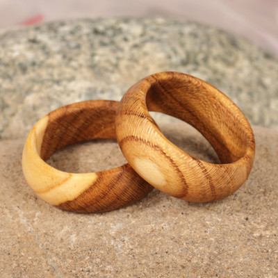 '2 Hand-Carved Apricot Wood Band Rings with Natural Finish'