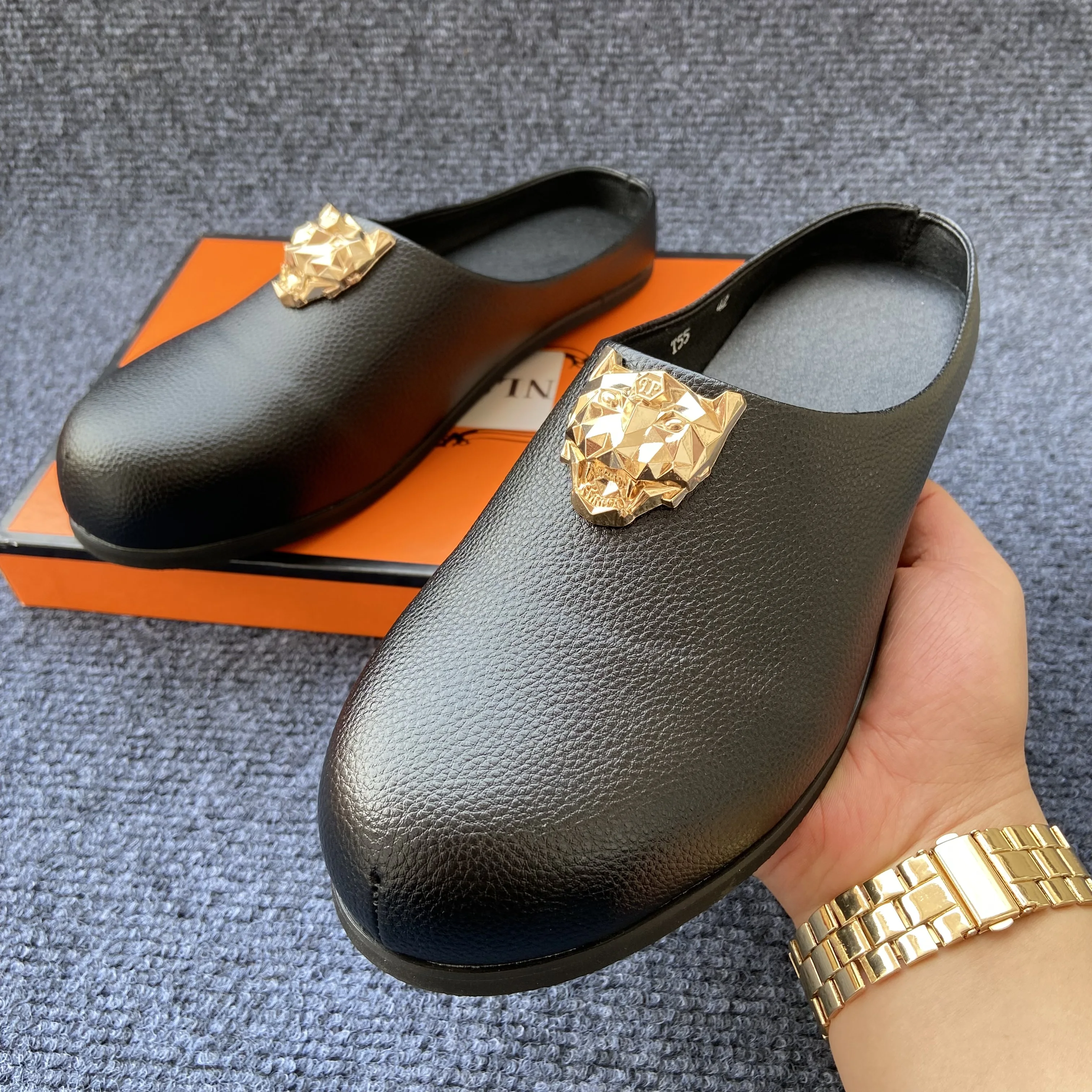 Original Schuh Herren Pantoletten Half Cover Schuhe Mann schwarz Hausschuhe für männliche Designer Slides Luxus Herrenmode Schuhe Chinelo Slide