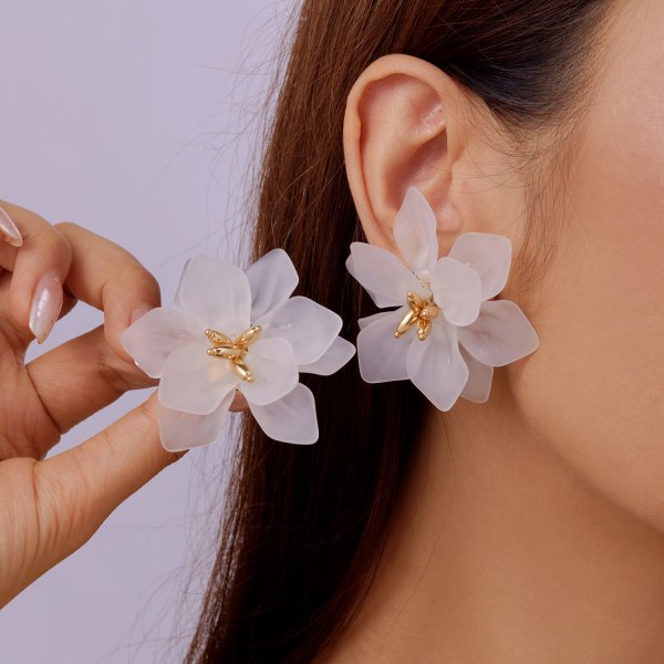 Elegant Pearl Drop Earrings Flower Earrings For Women With Baroque Dangle Design er25y0124 1
