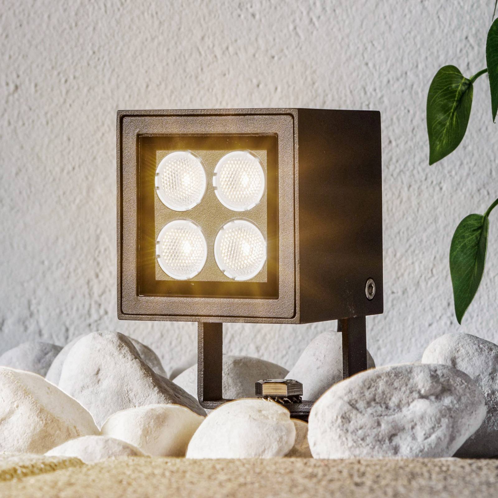 Erdspießstrahler Charlie mit LED für außen, IP65 CHARLIE Lucande, schwarz, Aluminium, Modern