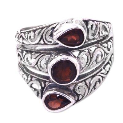 Garnet cocktail ring, 'Three Loves'